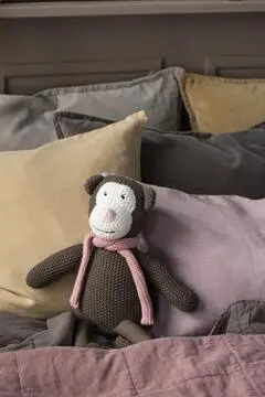 Krammedyr abe m/lyserødt tørklæde